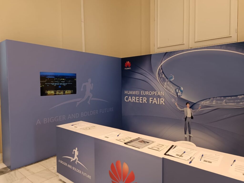incubo-huawei-talent-summit-22-promo-kiosk